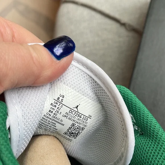 Air Jordan 1Mid SE